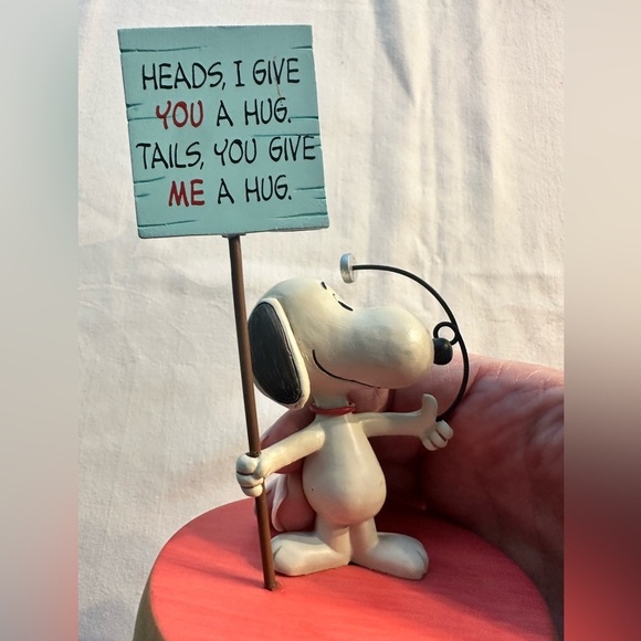 Peanuts Gallery Hallmark Snoopy Happiness Is A Sure Bet Figurine 2015 - Picture 4 of 10